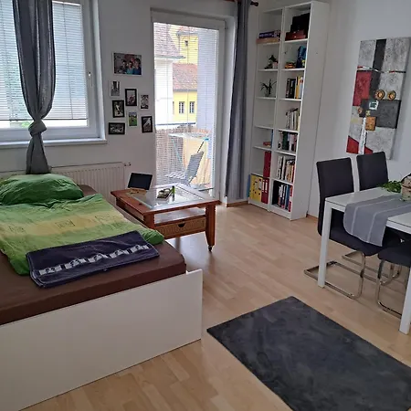 Im Herzen Von Mit Schlossberg Blick Apartamento *